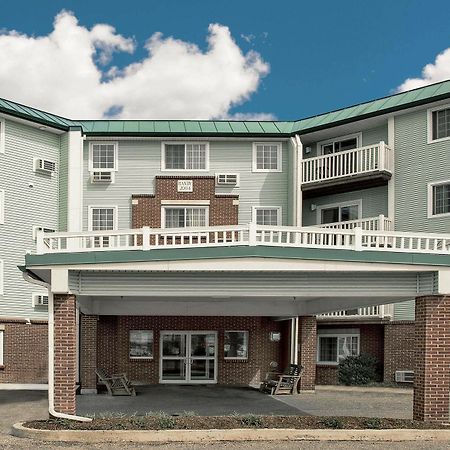 Baymont By Wyndham Essex Burlington Area Otel Dış mekan fotoğraf