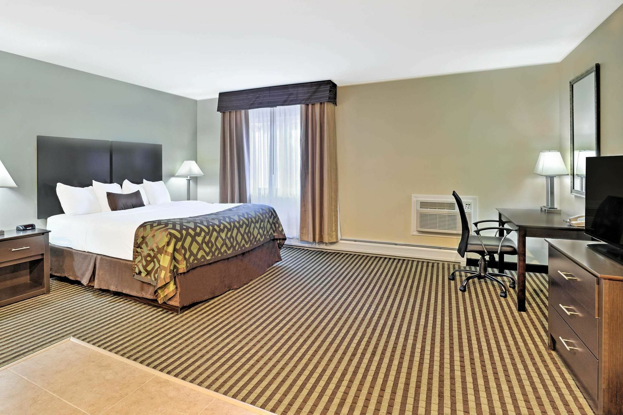 Baymont By Wyndham Essex Burlington Area Otel Dış mekan fotoğraf
