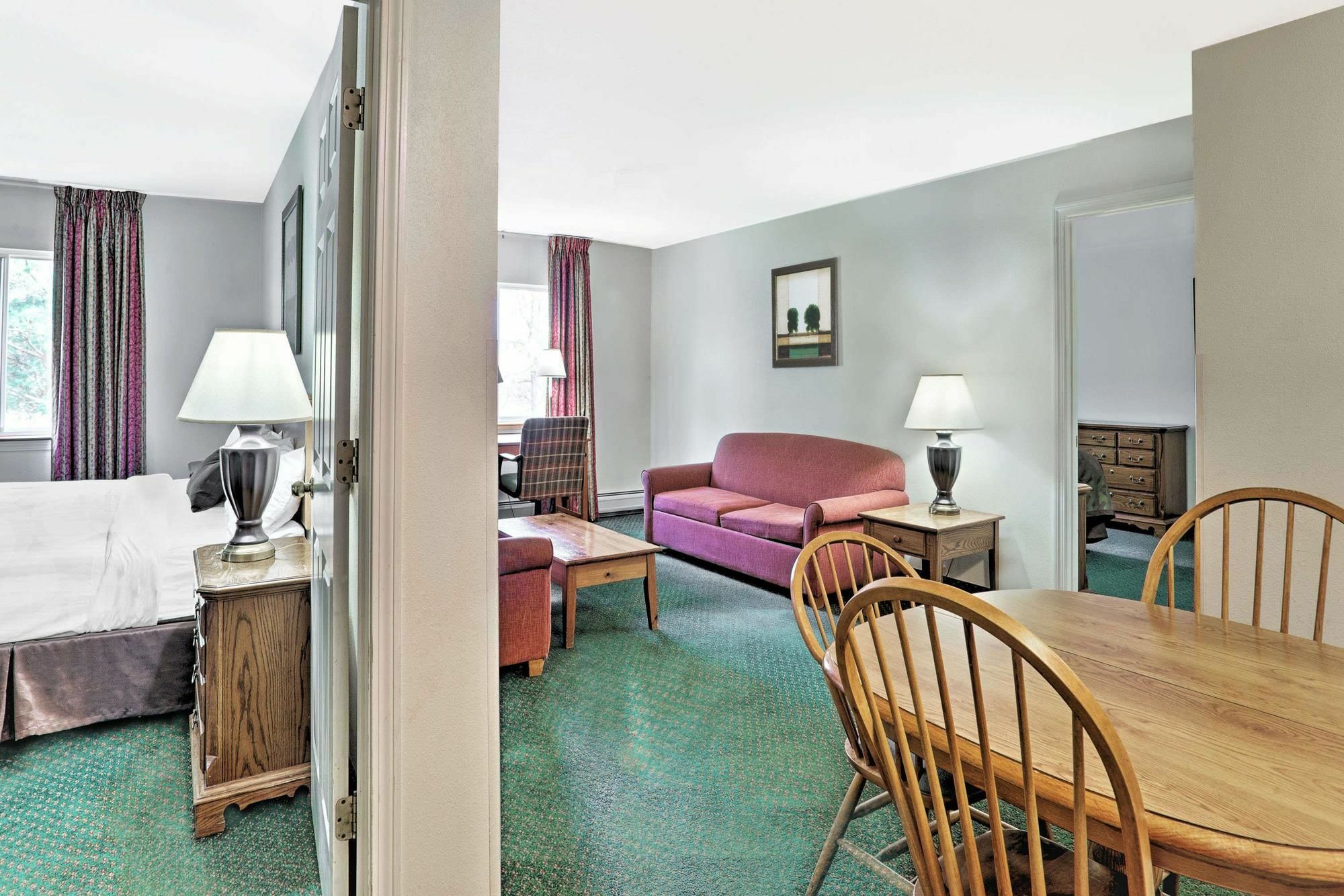 Baymont By Wyndham Essex Burlington Area Otel Dış mekan fotoğraf