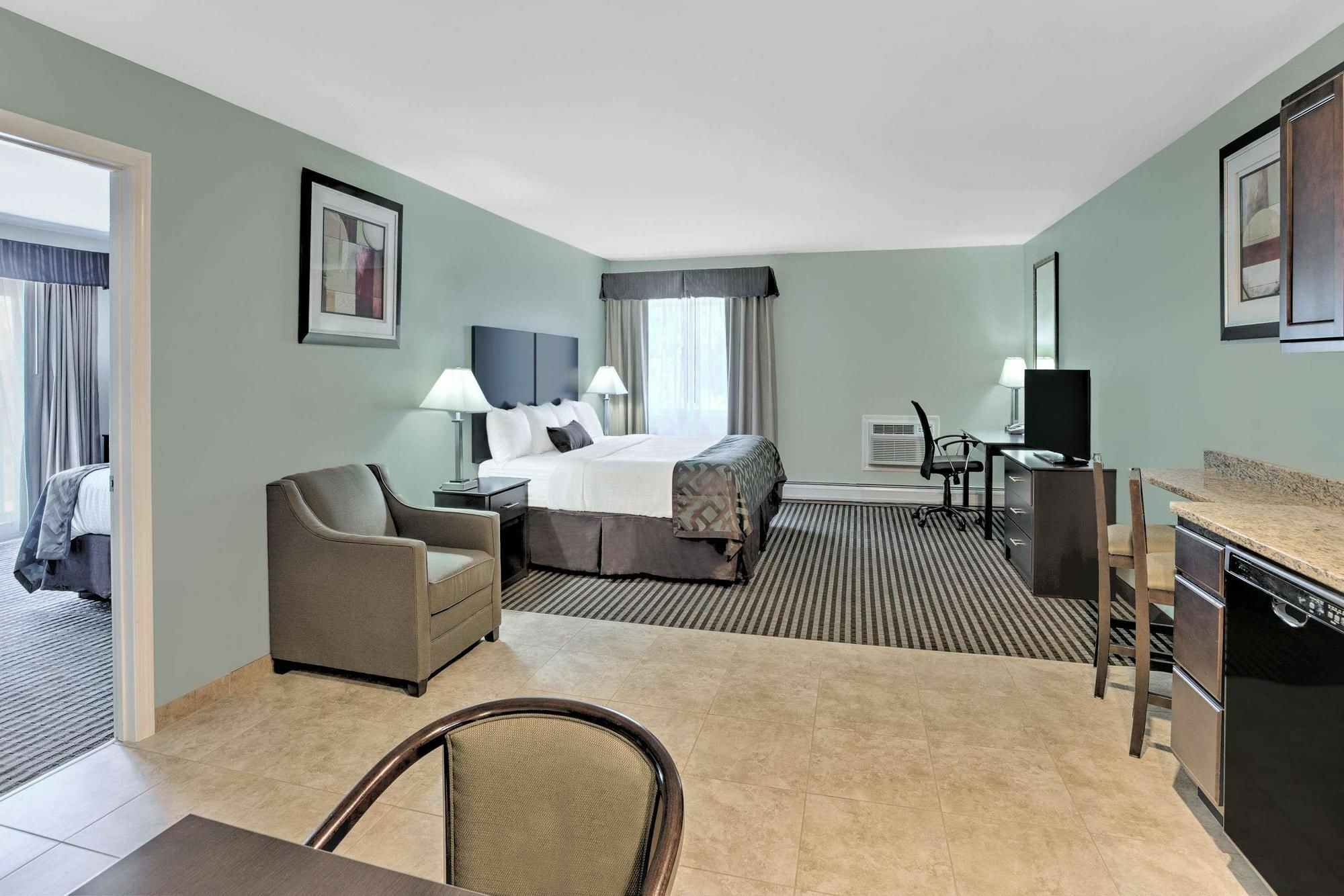 Baymont By Wyndham Essex Burlington Area Otel Dış mekan fotoğraf