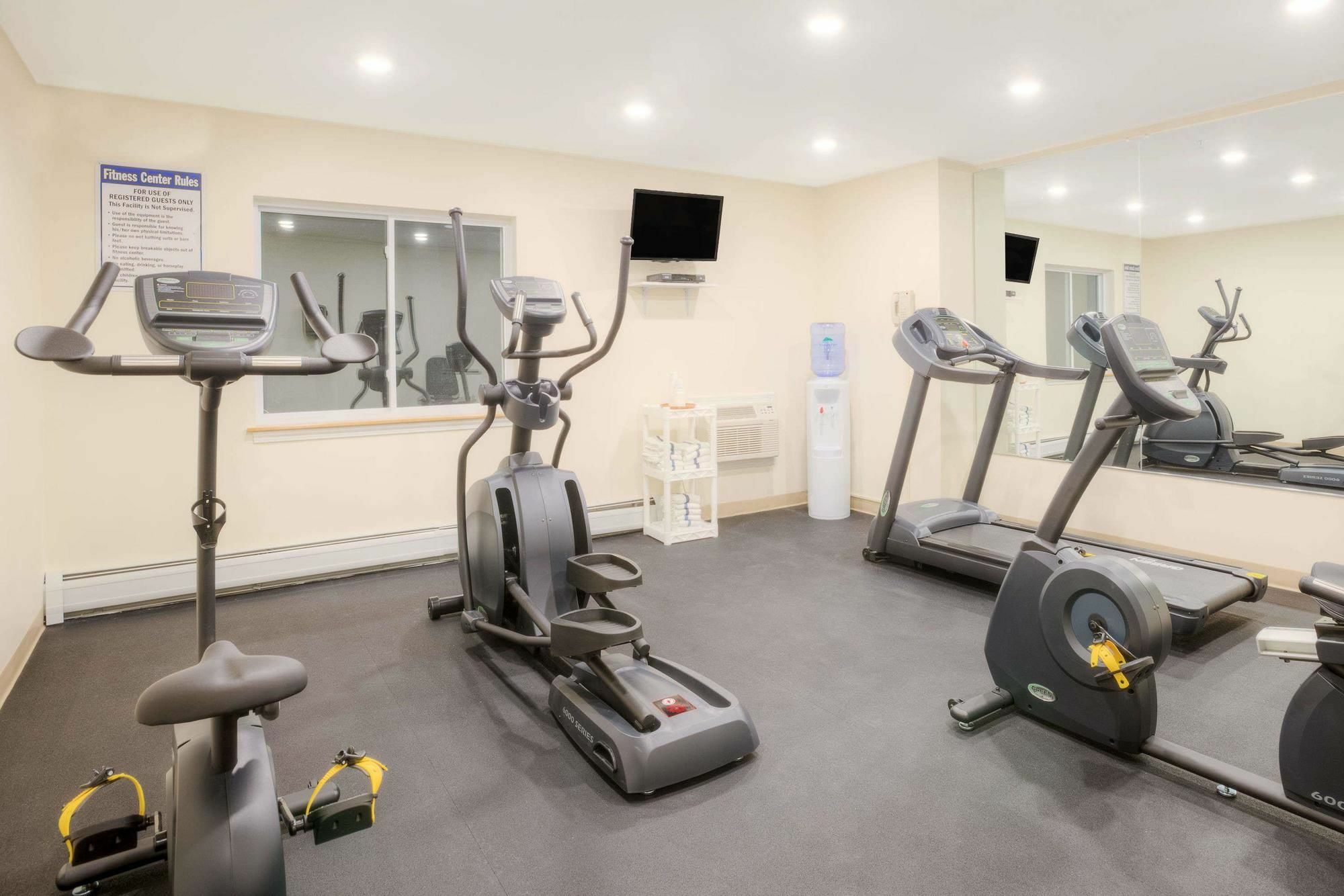 Baymont By Wyndham Essex Burlington Area Otel Dış mekan fotoğraf